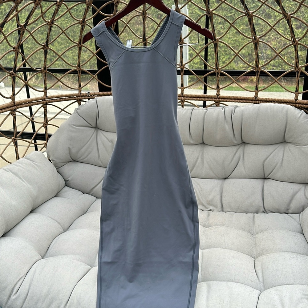 Lululemon fitted midi dress size 6